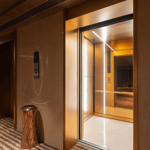 Mirror cladding for elevators